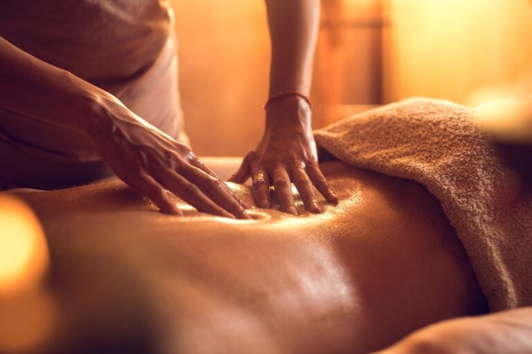 Read more about the article Introduction au massage holistique