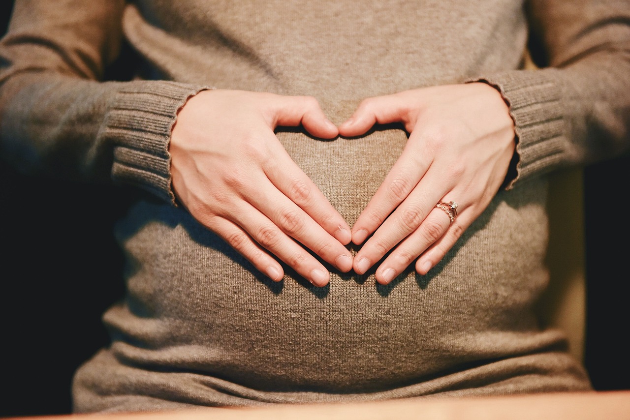 You are currently viewing Ce qu’il faut savoir sur les douleurs au ventre pendant la grossesse